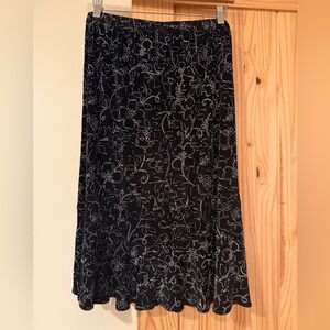 Chicos Travelers Size 2 Black and White Floral Elastic Waist Skirt